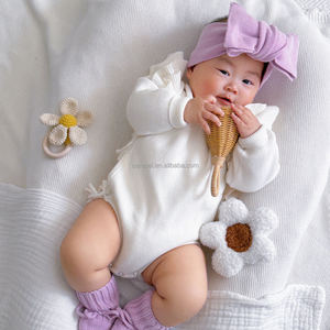 Combinaison en tricot jacquard uni 100% coton extra doux, tenue en tricot avec épaules <span class=keywords><strong>à</strong></span> volants brodés, adorable combinaison pour bébé fille - Product Image 6