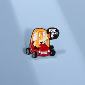 Pin mobil angsa Enamel lucu bros kerah burung Honking lucu perhiasan hewan lencana untuk anak-anak untuk tas pakaian - Product Image 3