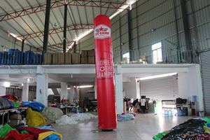 Tubes gonflables rouges pour événements publicitaires en plein air - Product Image 2