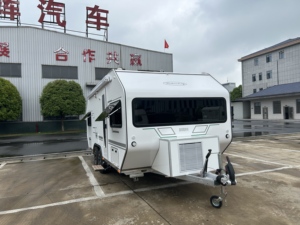 <span class=keywords><strong>Caravane</strong></span> familiale moderne légère et spacieuse AL-KO à double essieu 210L avec rangement coulissant pour 4 personnes - Product Image 1