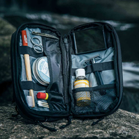 Sac cosmétique suspendu à double compartiment avec poches en filet et crochets, pour marques, MOQ 300 unités, marque privée