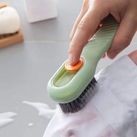Brosse à chaussures distributrice de savon en gros, type à pression manuelle, brosse de nettoyage à poils doux pour vêtements et chaussures, éponge de lavage multifonction
