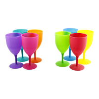 La partie en plastique jetable de gobelet met en forme de tasse pp matériel pour boire et vin