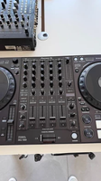 Contrôleur DJ Pioneer DDJ-1000SRT, l'unité est en excellent état et entièrement fonctionnelle, aucun réparation n'est nécessaire