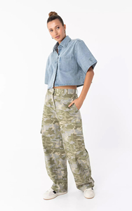 <span class=keywords><strong>Pantalon</strong></span> cargo camouflage personnalisé 2026 pour femme, taille élastique, multi-poches, avec cordon de serrage, <span class=keywords><strong>pantalon</strong></span> de jogging OEM/ODM - Product Image 2