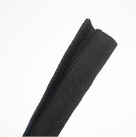 Manchon de gestion de câbles en polyester élastique pour dissimuler les fils et câbles sous les tapis, idéal pour une utilisation au bureau et une durabilité accrue.