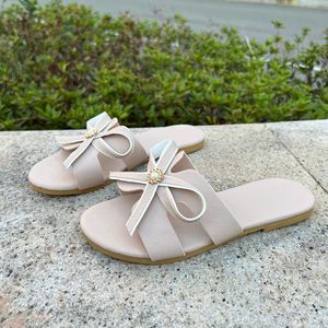 Summer Women Outdoor Slippers Handicraft Flat Slide Sandals <b>With</b> Contrast Edge <b>Bow</b> And Pearl Decor Daily Casual Footwear - Product Image 2