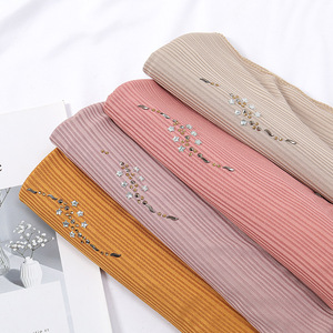 Nouveau hijab plissé tendance avec strass, foulard <span class=keywords><strong>de</strong></span> mode <span class=keywords><strong>pour</strong></span> femmes musulmanes - Product Image 5
