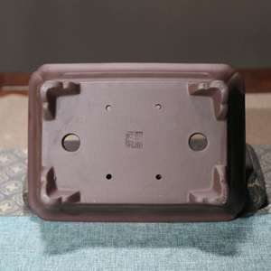 Maceta Rectangular Clásica Rústica de Arcilla Morada Hecha a Mano con Diseño Tallado a Mano, Orificio de Drenaje y Ecológica - Product Image 4