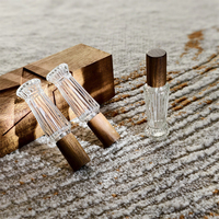 Flacon vaporisateur de parfum en verre transparent de 12 ml avec bouchon en bois, style moderne de luxe, pompe à ouverture facile, échantillon disponible