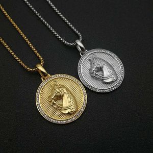 Yunnique – collier avec pendentif tête de cheval en acier inoxydable, serti de diamants, bijoux cadeau unisexe - Product Image 1