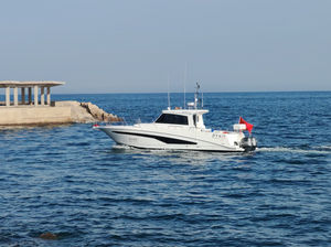 Salle de réunion mobile sur mer, 12,60 m, yacht sportif en fibre de verre, moteur hors-bord, <span class=keywords><strong>bateau</strong></span> de plaisance de luxe, <span class=keywords><strong>bateau</strong></span> de pêche, console centrale, croisière, 300 CV - Product Image 4