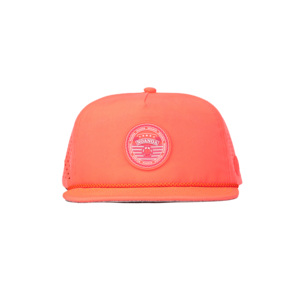 Gorra TCAP China personalizada de tela transpirable con parche de goma, perfil bajo, 5 paneles, visera plana, sin estructura y con cuerda. - Product Image 5