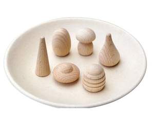 Venta al por mayor hecha a mano de 2 agujeros Gnomo de madera Peg Doll con botón de madera ecológico técnica de chapado - Product Image 6