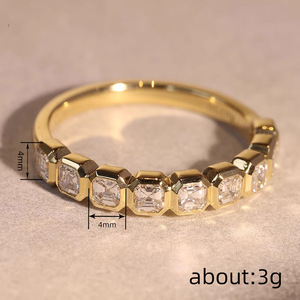 Anello Quadrato a Fascia Larga dal Design Semplice per Donne - Product Image 4