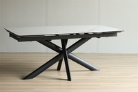 Table à manger extensible moderne et luxueuse sur mesure avec pieds en métal et plateau en verre trempé pour 4 personnes, pour hôtel et appartement