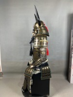Samuray Zırh Seti Büyük Boğa Boynuzu Maedate Kabuto Kaskı Parlak Bronz Menpo Maskesi Döküm Tam Vücut Koruyucuları Yetişkinler İçin Giyilebilir