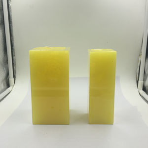 Nouvelles bougies de pilier de forme carrée personnalisées en gros disponibles dans des couleurs et des parfums personnalisés - Product Image 3