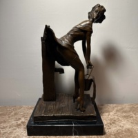 Grande sculpture en bronze de style européen vintage pour l'extérieur, statue d'art réaliste de figure féminine avec finition antique