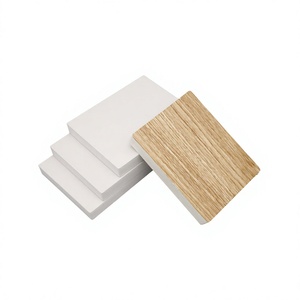 Plaque de mousse PVC sur mesure, surface dure, feuille de Celuka blanche 1,22x2,44m, anti-rayures pour portes de placard, processus de découpe - Product Image 1