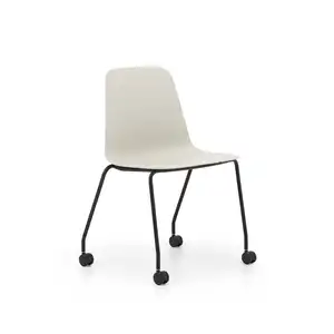 공장 직접 판매 현대 오리지널 디자인 의자 PP 쉘 식당 가구 검은 금속 다리 플라스틱 의자