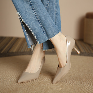 352 1-1 Chaussures à talons hauts pointus françaises pour femmes, nouvelle collection Show <span class=keywords><strong>Tong</strong></span> Qin, talons aiguilles en cuir verni nude à semelle souple - Product Image 3