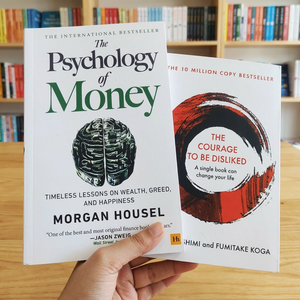 La Psicología del Dinero y el Coraje: Combo de Libros de Alta Calidad para Adultos en Formato Paperback sobre Desarrollo Personal y Gestión del Dinero - Product Image 2