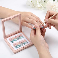 Boîte d'emballage en acrylique personnalisée pour rangement et présentation de faux ongles à presser et de capsules d'ongles
