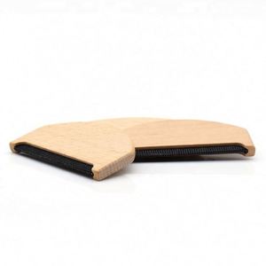 หวีไม้สลักลายโลโก้ด้วยเลเซอร์ สำหรับเสื้อผ้าขนสัตว์และแคชเมียร์ - Product Image 5