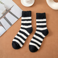 ViEinkaufen 6 paires de chaussettes pantoufles moelleuses pour hommes, respirantes, au-dessus du genou, confortables pour dormir, chaudes et douces, à rayures, pour l'hiver