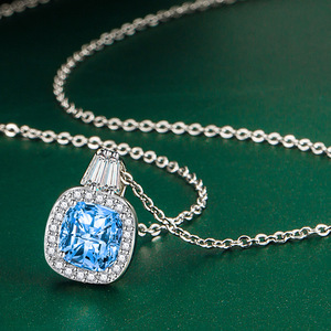 Exquisito collar de moda de plata 925 con diamante cuadrado completo y circón moissanita, regalo romántico que combina con todo para mujer - Product Image 4