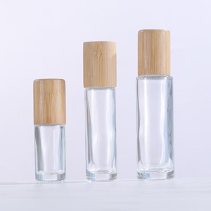 Flacons à bille en verre vides de 5 ml à 15 ml - Bouchon en bois durable avec personnalisation de la marque pour les soins de la peau DIY - Product Image 4