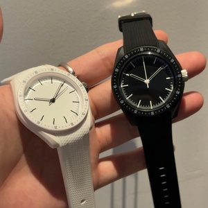 Nouvelle Montre Couple 2026 Tendance Sportive à Quartz Étanche 3ATM Montre Homme Simple et Décontractée - Product Image 5