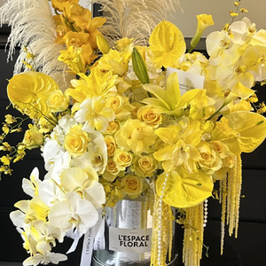 Fleurs artificielles en soie LUYI, série jaune, réalistes, faites à la main, personnalisables selon l'<span class=keywords><strong>image</strong></span>, pour la décoration de mariage, bricolage, ornement de la maison - Product Image 1