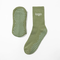 Nouvelles Chaussettes de Pilates Vertes Série 2026 Personnalisées à Volants Couleur Contrastante, Chaussettes de Sport Antidérapantes Brodéées avec Grip Personnalisé pour Femmes