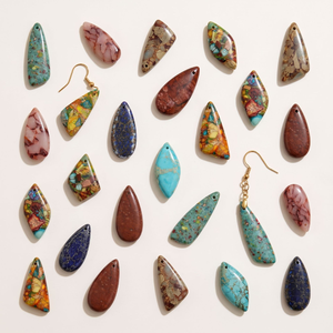 Pendentifs en mosaïque de pierres précieuses |   Breloque en pierres naturelles avec attache en acier inoxydable plaqué or 18K PVD |   Imperméable Hypoallergénique Durable - Product Image 3