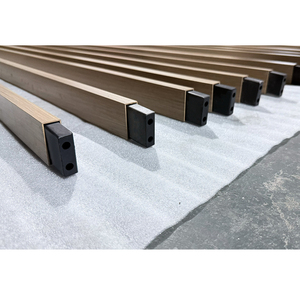 Lames <span class=keywords><strong>en</strong></span> aluminium à grain de <span class=keywords><strong>bois</strong></span> incurvées pour écran <span class=keywords><strong>extérieur</strong></span> de villa, vis cachées, panneaux <span class=keywords><strong>en</strong></span> aluminium à lattes, tube carré pour la <span class=keywords><strong>d</strong></span>écoration de la maison - Product Image 3