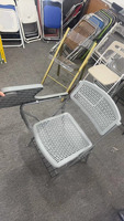 Chaise pliante empilable en plastique et métal avec assise en maille pour événements, écoles, formations – Vente en gros