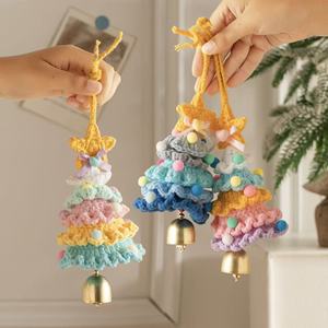 Decorazioni Natalizie all'Uncinetto: Campanelle per Albero <span class=keywords><strong>di</strong></span> Natale, Portachiavi e Ornamenti Pendenti per Auto - Product Image 1