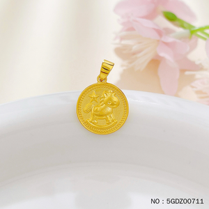 Colgante de hoja de ginkgo en oro de 24 quilates para mujer, oro fino 999, joyería clásica con temática vegetal para uso diario. - Product Image 1