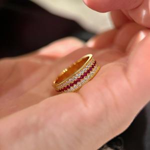 Anillo de Plata de Ley S925 con Tres Hileras de Diamantes, Brillante Rojo Rosa, con un Toque de Lujo, Moda Clásica y Sensación de Alta Gama - Product Image 4