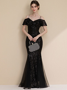Long Black Form Fitting Dress - Elegant Women's Fashion Long Black Form Fitting Dress - Elegant Women's Fashion