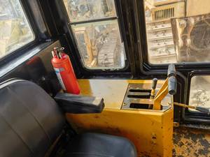 Cat D6G Bulldozer à chenilles d'origine d'occasion - Product Image 6