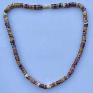 Collar de Cuentas de Piedra Natural Mookaite de 4mm, 6mm, 8mm, Lisas, Tipo Heishi, con Baño de Oro, Grado AAA, Certificadas por IGI, de Moda - Product Image 1