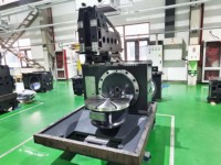 Vente chaude Usine Chinoise VU-700 CNC Centre D'usinage Vertical 5 Axes avec Table Rotative