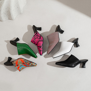 Sandales pour femmes à couleurs mélangées, grande taille 48, sexy, à talons aiguilles bas, bout pointu, style mules patchwork - Product Image 6