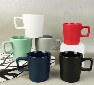 Taza de Cerámica Estilo Minimalista, Taza de Café de Color Sólido con Asa Cuadrada Única para Hogares Estéticos - Product Image 2