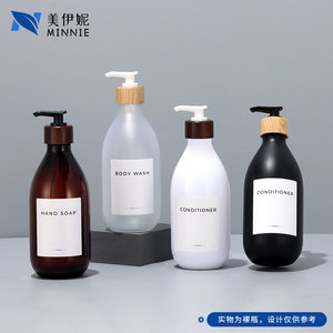 Bouteille pompe Minnie 500 ml en plastique givré pour shampoing, lotion, après-shampoing, savon à vaisselle avec bouchon en bois - Product Image 5