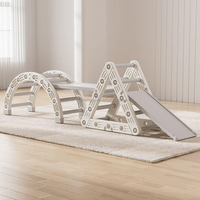 Structure de jeu triangulaire pour tout-petits VSUCH, équipement de terrain de jeu multifonctionnel avec toboggan, ensemble de jeu d'escalade Montessori pour enfants en intérieur