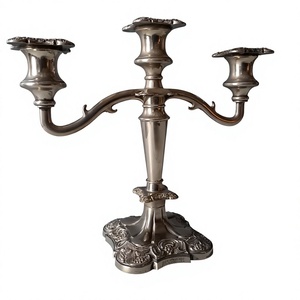 Porte-bougie artisanal à 3 bras de style européen pour décoration, présentoir de table, résistant à la chaleur, support de bougie robuste, décoration intérieure - Product Image 1
